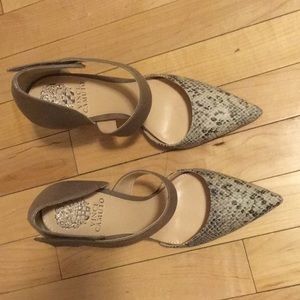 Great condition Vince Camuto Pumps